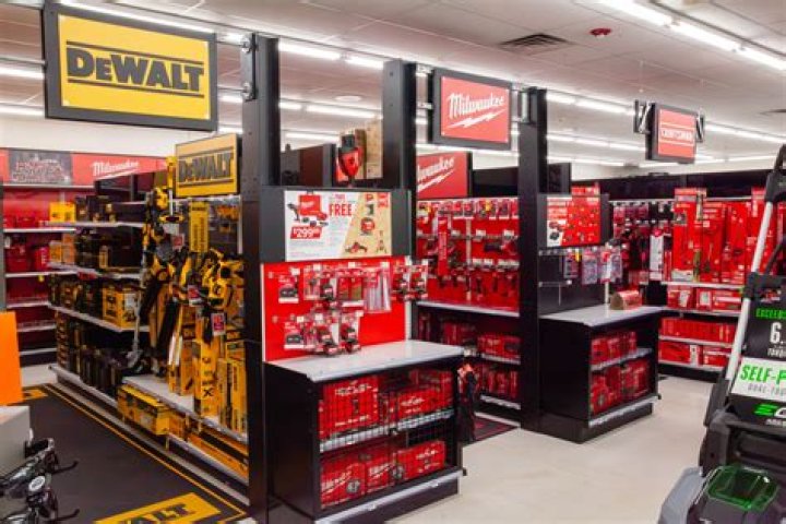 How many Ace Hardware stores are there in the Philippines?