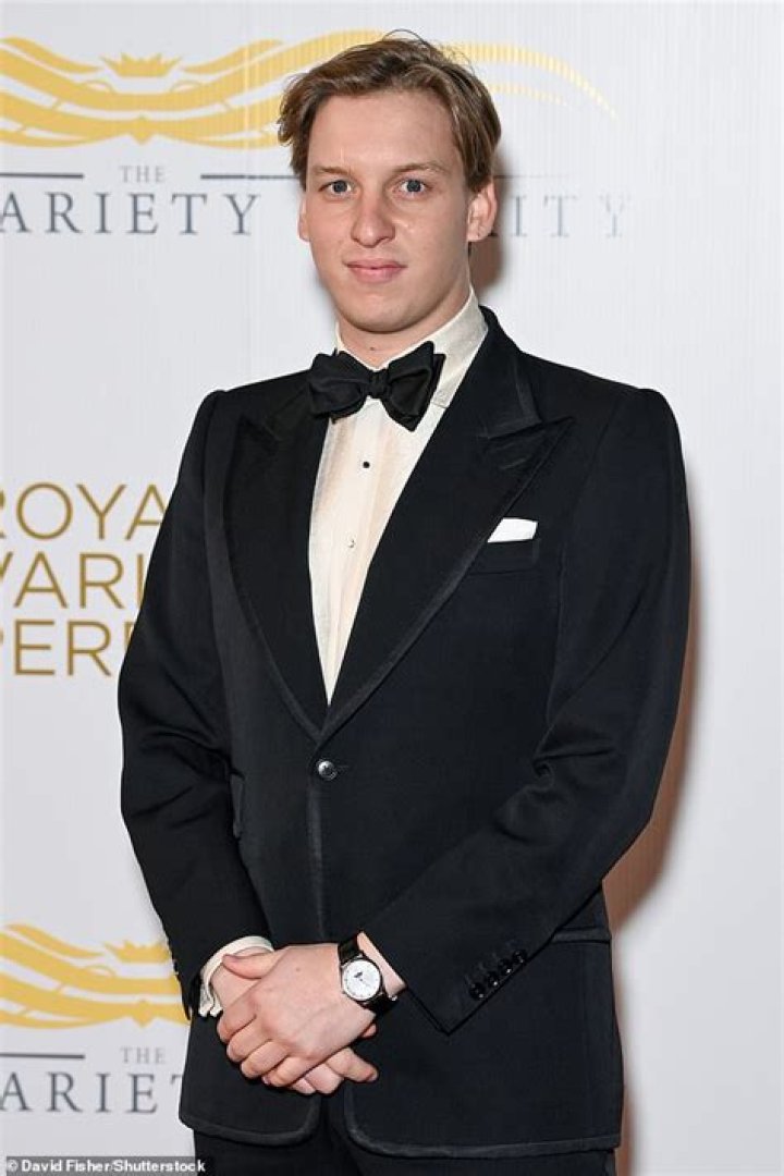 Is George Ezra touring 2021?