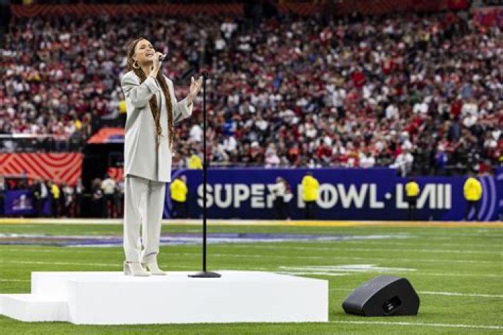 Who sang the national anthem at the Super Bowl in 2005?